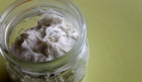 homemade-natural-calming-anti-itch-cream-2